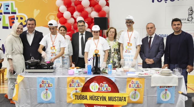 Bergama’da Özel Eğitim Sınıfları Öğrencilerinin Yaptıkları Yemekler Yarıştı