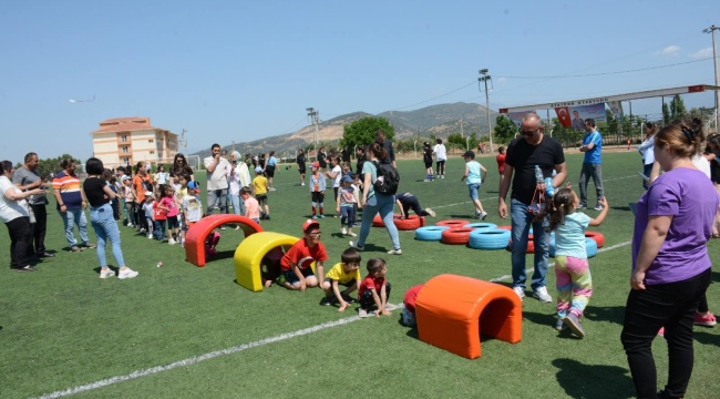 Beydağlı Çocukların Rengarenk Uçurtma Coşkusu