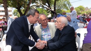 İzmir Atatürk Lisesi'nde Pilav Günü Buluşması... 134. Yaş Gururu!