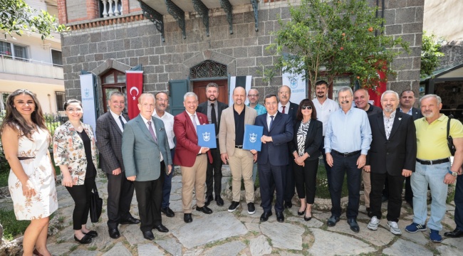 Konak Belediyesi ile Balkan ve Ada Türkleri Dernekleri Arasında İşbirliği Protokolü İmzalandı