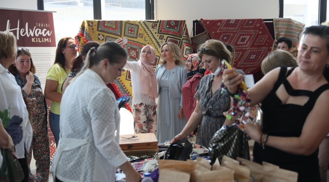 Aliağa Gençlik Merkezi’nde Tarihi Helvacı Kilimi Sergisi