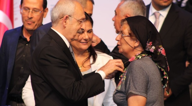 Aydın’da Bin 211 Kişi CHP’ye Katıldı