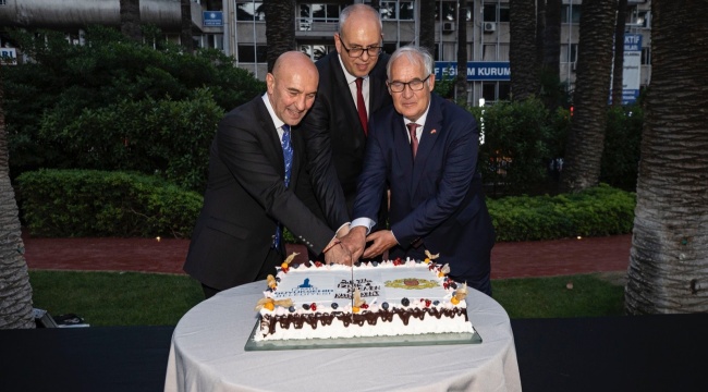 Başkan Soyer: Kutlamalarımız Gecikse de Dayanışmamız Sürdü