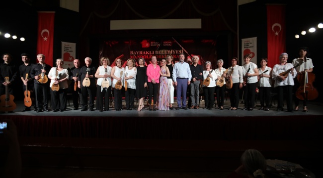 Bayraklı Mandolin Orkestrası ‘Yaza Merhaba’ Dedi