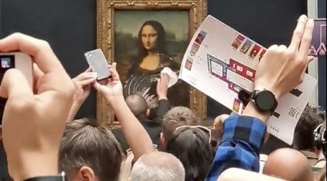 Dünyanın En Pahalı Tablosuna Kremalı Saldırı