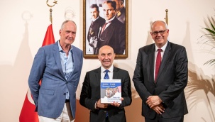Kardeş Kent Bremen Heyeti Başkan Soyer’i Ziyaret Etti