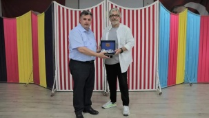 Uygur Çocuk Tiyatrosu Kınık'ta Sahne Aldı