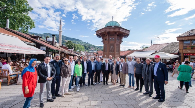 Başkan Soyer “Bilge Kral” İzzetbegoviç’in Kabrini Ziyaret Etti