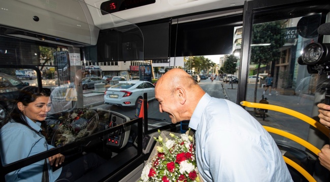 Başkan Soyer’den Darp Edilen Kadın Soföre Otobüsünde Ziyaret