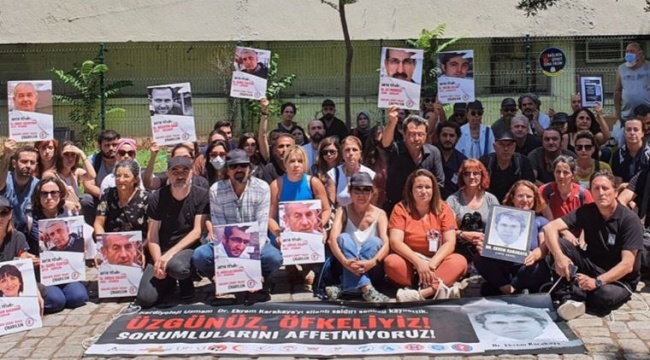 İzmir’de Sağlık Emekçilerinden Sessiz Tepki