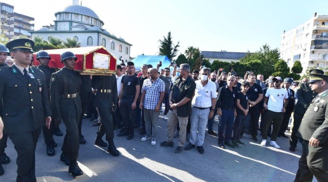 İzmir Şehidini Uğurladı