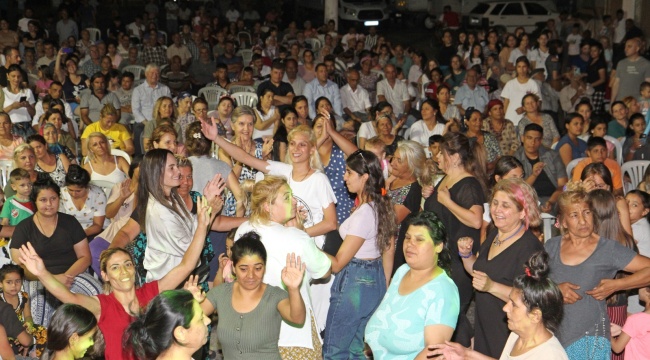 Karşıyaka Örnekköy Mahallesi’nde Roman Şenliği Coşkusu
