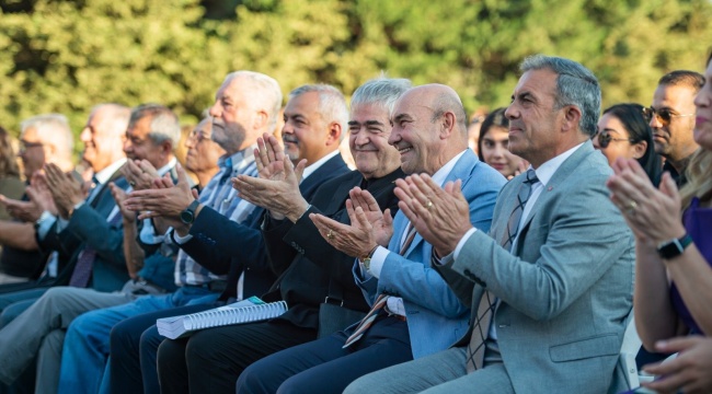 Miniklerin İlk Mezuniyet Heyecanına Başkan Soyer de Ortak Oldu