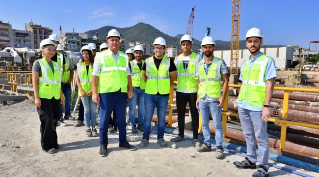 İzmir’in yeni mezun şartı Türkiye’ye örnek oldu