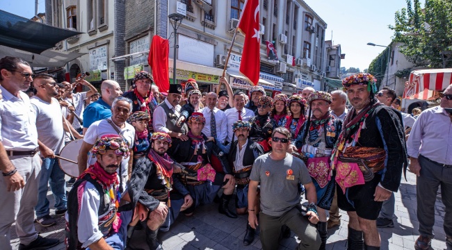 Kemeraltı 851. Sokak’a Hür Efe Şeref Üsküp’ün adı verildi