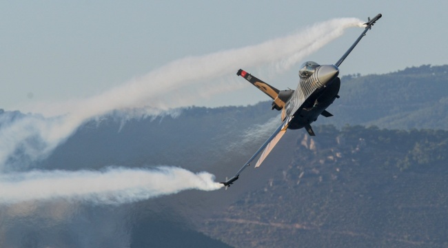 Kurtuluşun 100. yılında hava gösterileri nefes kesti