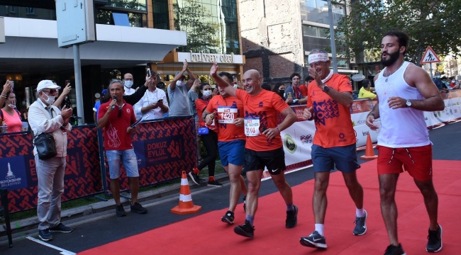 Kurtuluşun 100. yılında İzmir Maratonu’na rekor başvuru