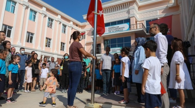 İzmir'de uyum eğitimi başladı! Minikler okula başlamanın mutluluğunu yaşadı