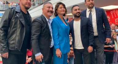 'KİM BU AİLE?'NİN İZMİR ÇIKARTMASI