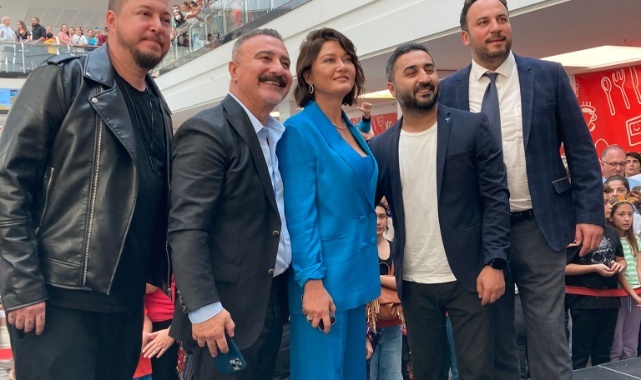 'KİM BU AİLE?'NİN İZMİR ÇIKARTMASI