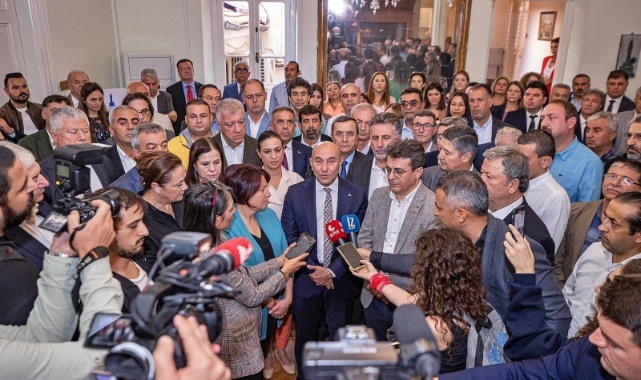 ​CHP'li Büyükşehir Meclis Grubu'ndan Başkan Soyer'e destek