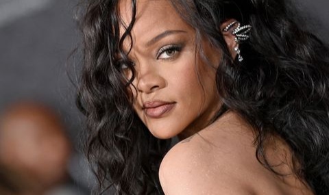Rihanna "Lift Me Up" şarkısını yayınladı