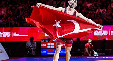Soyer'den Dünya Şampiyonu'na Tebrik Tweet'i