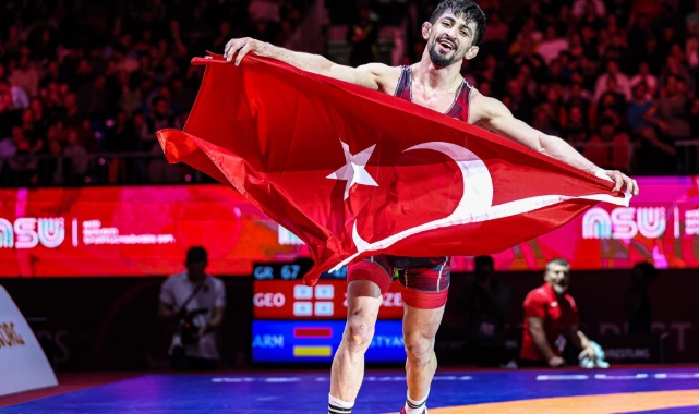 Soyer'den Dünya Şampiyonu'na Tebrik Tweet'i