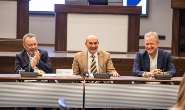 Soyer: "Türkiye'nin gelecek siyasal iklimini belirleyecek olan sizlersiniz"