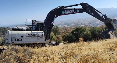 MASKİ, Sümbültepe'de Dere Temizlik Çalışması Yaptı