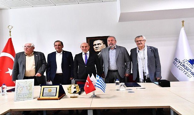 Soyer'den iki Yunanlı mevkidaşı ile buluşma... Barışa imza!