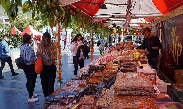 19 Mayıs Gençlik Meydanı cıvıl cıvıl
