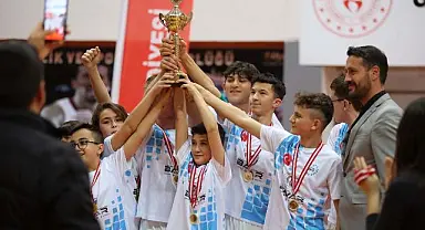Engelleri kaldıran turnuvada kupalar sahibini buldu