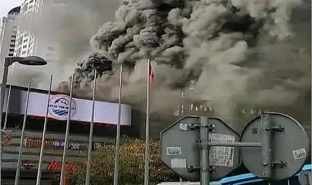 İstanbul Levent'te AVM'de yangın