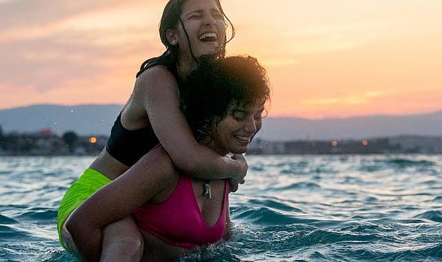 Netflix'in en çok izlenen filmi The Swimmers'ın çekimleri İzmir'de yapıldı