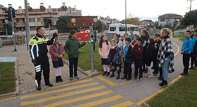 Öğrencilere motor ve bisiklet kullanım kuralları anlatıldı