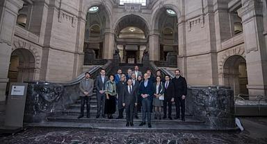 Soyer: "Daha çok dünya kentinde İzmir ofisleri açmaya devam edeceğiz"