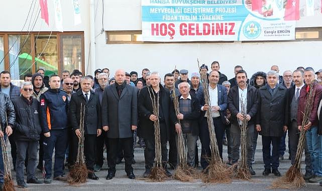 Üreticilerin Meyve Fidanları Büyükşehir'den