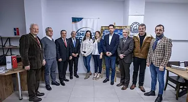 Başkan Soyer Tarihi Kemeraltı Esnaf Derneği üyeleriyle bir araya geldi