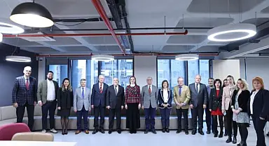 İDÜ Rektörü Prof. Dr. Bedriye Tunçsiper, İzmir Üniversiteleri Platformu Yürütme Kurulu toplantısına katıldı