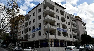 Kuşadası Belediyesi ek hizmet binasına taşındı
