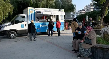 Kuşadası Belediyesi'nden içleri ısıtan ikram