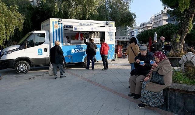 Kuşadası Belediyesi&#039;nden içleri ısıtan ikram
