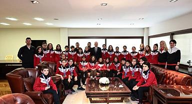 Madalya avcılarından Başkan Zolan’a ziyaret