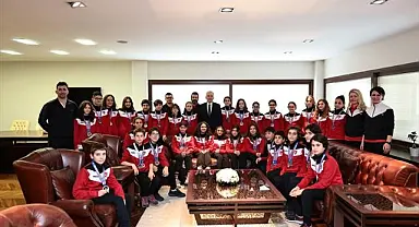 Madalya avcılarından Başkan Zolan’a ziyaret