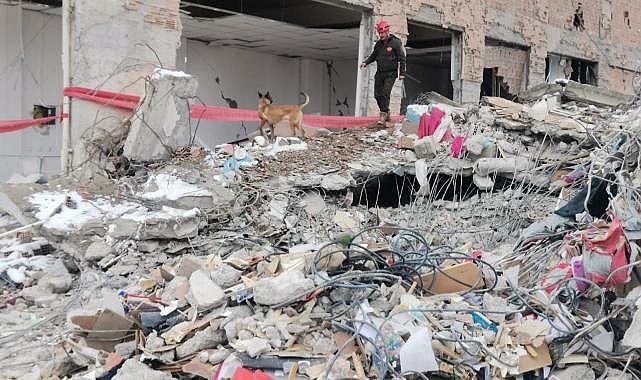 Aydın Büyükşehir Belediyesi Arama Kurtarma Ekipleri Deprem Bölgesinde Çalışmalara Başladı