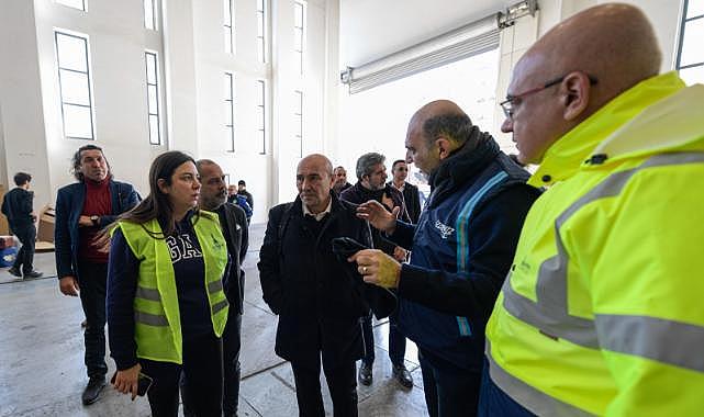 Başkan Soyer Fuar İzmir ve Kültürpark'taki yardım çalışmalarını yerinde inceledi