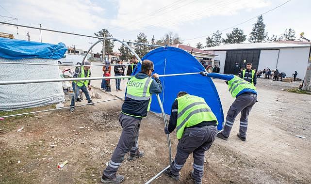 Büyükşehir ekipleri Kahramanmaraş'a 142 sobalı çadır kurdu
