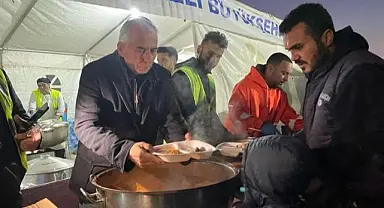 Denizli Büyükşehir’den Hatay’da gönül sofrası