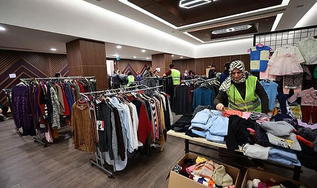 Denizli’ye gelen depremzedelere Büyükşehir eli uzanıyor